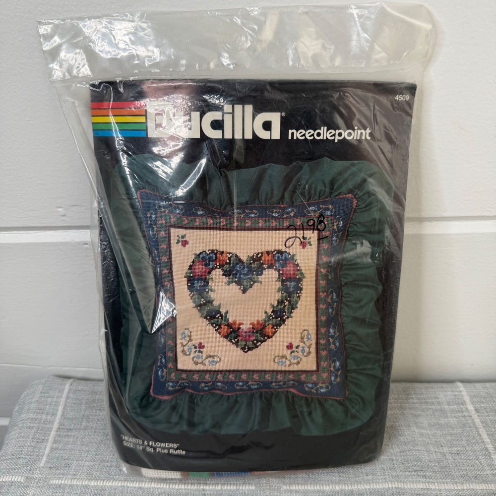 VTG Bucilla 14" HEARTS & FLOWERS Needlepoint Kit 4509 Cottage Core NEW